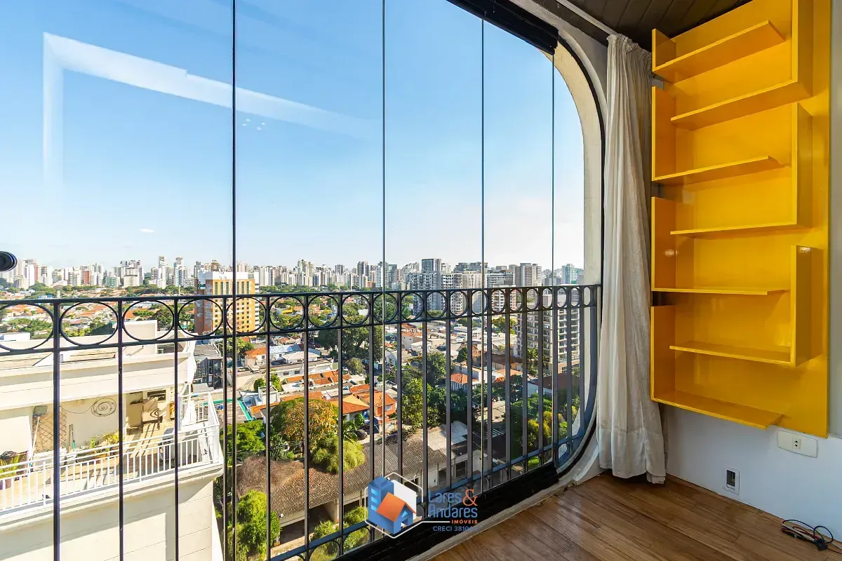 Imagem Cobertura para venda em Moema com 2 quartos, sendo 1 suíte, 183m²