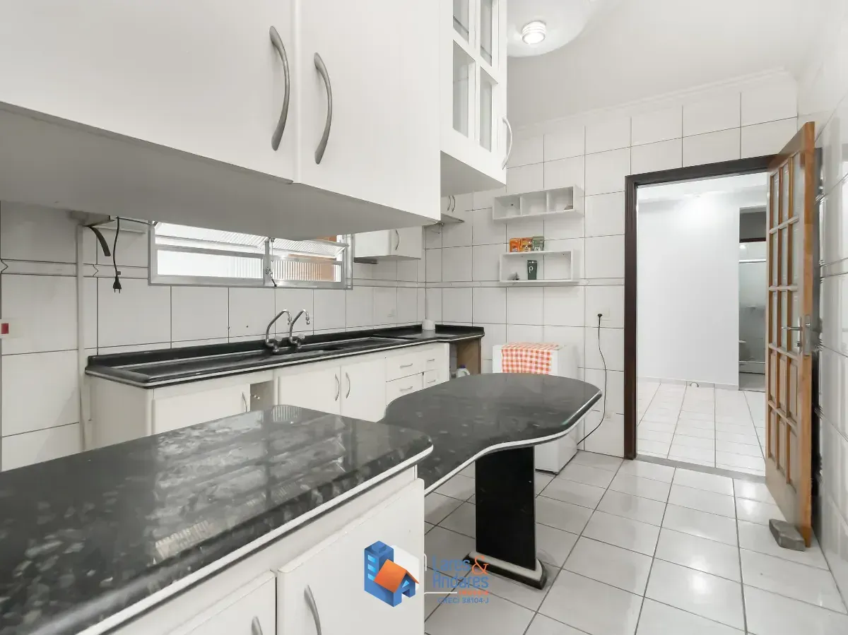 Imagem Casa para venda em Parque Maria Domitila com 5 quartos, sendo 2 suítes, 310m²