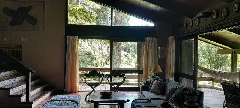 Imagem BELÍSSIMA CASA EM GRAMADO - JUNTO AO LAGO NEGRO