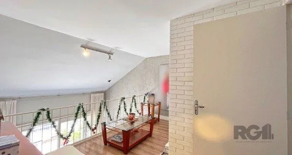 Imagem MAGNÍFICA CASA EM LOCALIZAÇÃO PRIVILEGIADA - TRANQUILIDADE E CONFORTO
