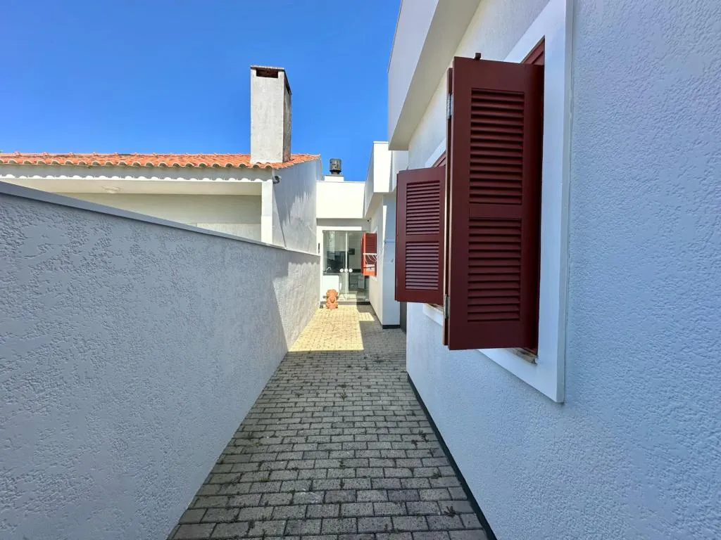 Imagem Casa 3 Dormitórios - Bairro xangri-la