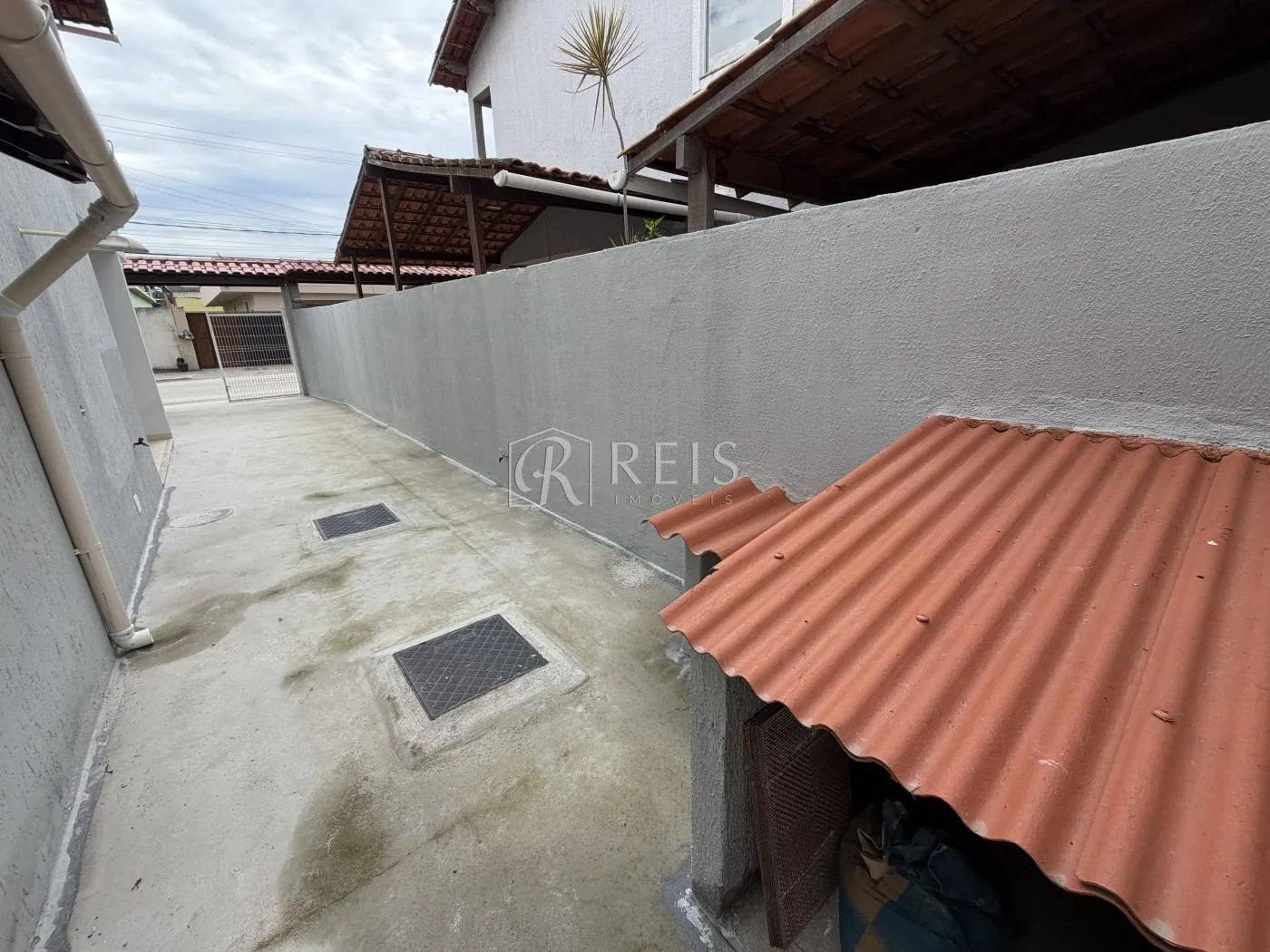 Imagem Casa para Venda em Rio das Ostras, Chácara Mariléa, 2 dormitórios, 2 banheiros, 2 vagas