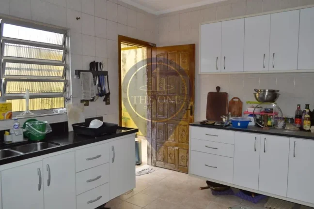 Imagem Imperdível! Casa à venda na Vila Monumento, São Paulo-SP, 3 quartos, 1 suíte, 2 salas, 4 banheiros, 2 vagas, 200m². Confira!