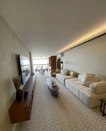 Imagem Apartamento semi mobiliado com 3 suítes e 2 vagas de garagem na Praia Brava em Itajaí