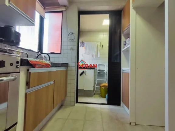 Imagem Excelente Apto com 115m² privativos 3 Suites,4 banheiros.