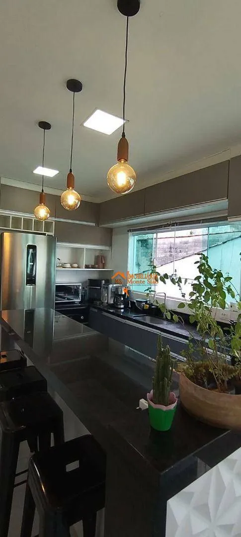 Imagem Sobrado com 5 dormitórios à venda, 200 m² por R$ 950.000,00 - Jardim Cumbica - Guarulhos/SP
