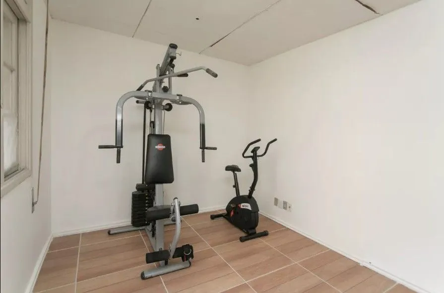 Imagem Amplo apartamento no Bairro Petrópolis com 2 vagas de garagem