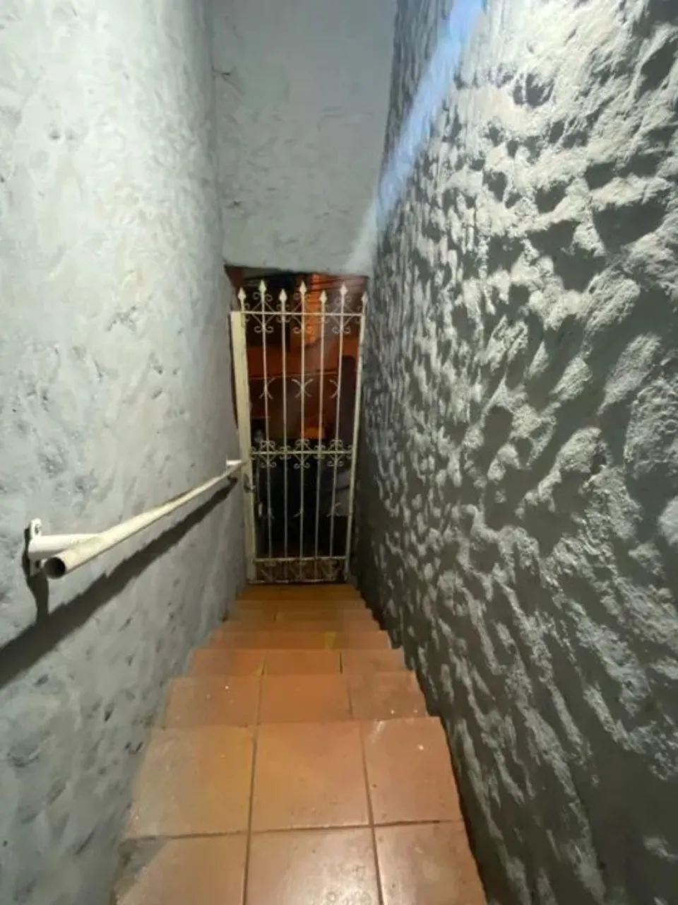 Imagem Casa comercial para locação em Sorocaba-SP na Vila Trujillo: 3 quartos, 1 suíte, 1 sala, 2 banheiros, 138m² de área.