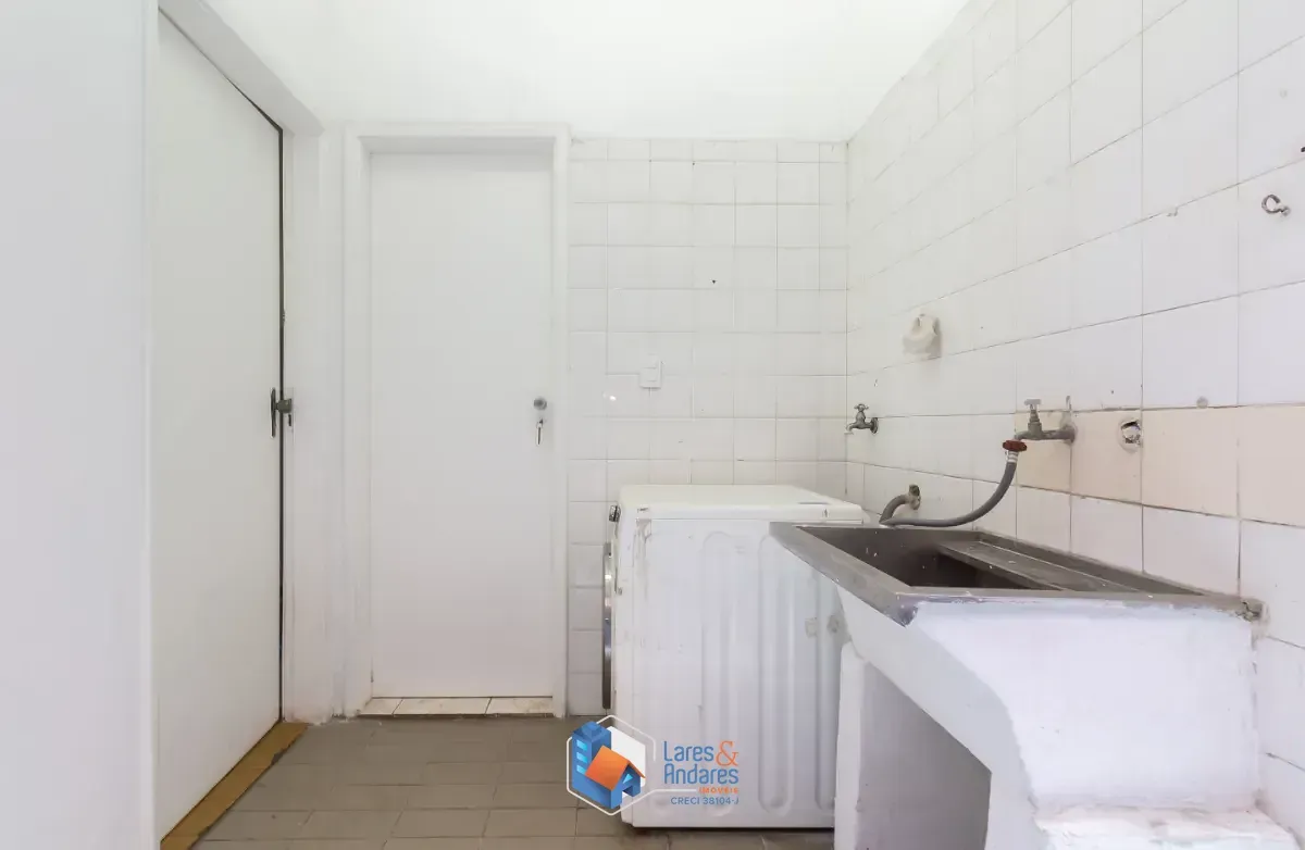 Imagem Sobrado para venda em Vila Nova Caledônia com 3 quartos, sendo 1 suíte, 136m²