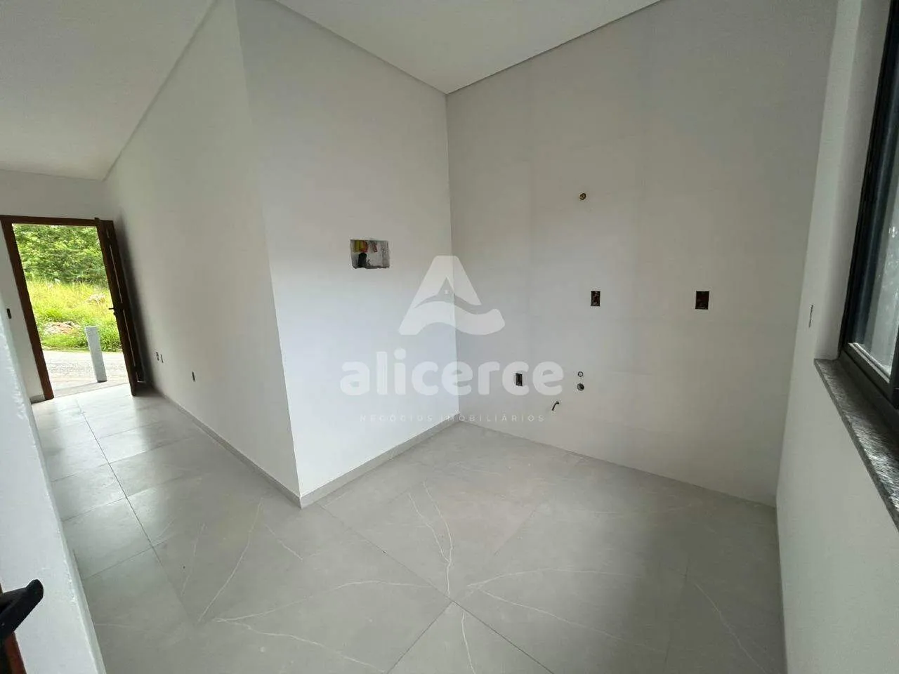 Imagem Sobrado à venda com 2 quartos , 65m² em Bela Vista Palhoça