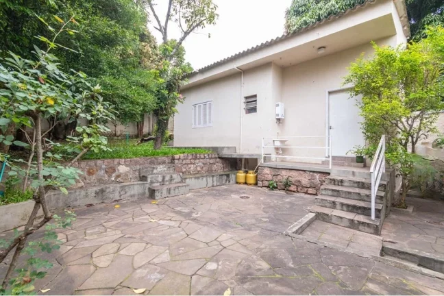 Imagem Casa para venda no bairro Chácara das Pedras em Porto Alegre