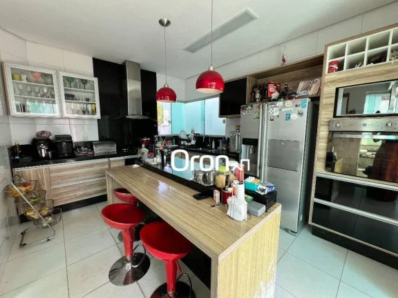 Imagem Sobrado à venda, 324 m² por R$ 1.700.000,00 - Loteamento Portal do Sol I - Goiânia/GO