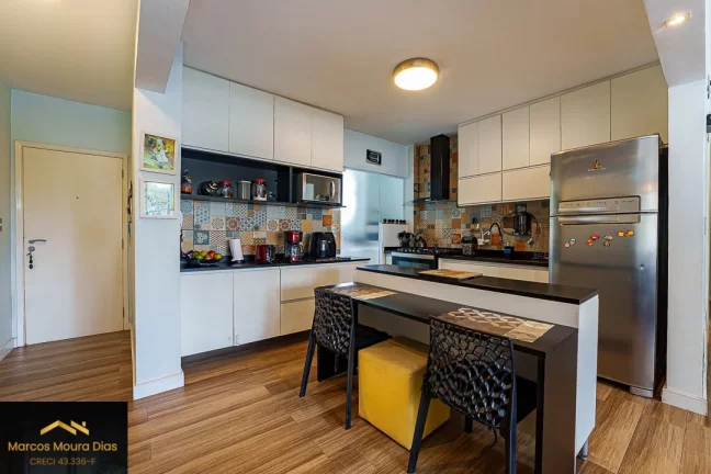 Imagem Apartamento em Perdizes, 120 m2, 3 Dormitórios, 2 Banheiros e 1 Lavabo. Edifício com Lazer, Portaria 24 hs e Gerador. Fácil Acesso a futura Estação Metrô