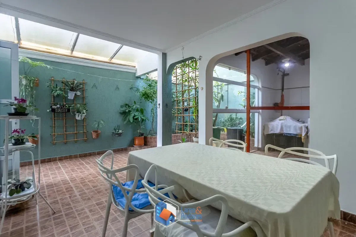 Imagem Sobrado para venda em Jardim Santo Antoninho com 3 quartos, sendo 3 suítes, 150m²