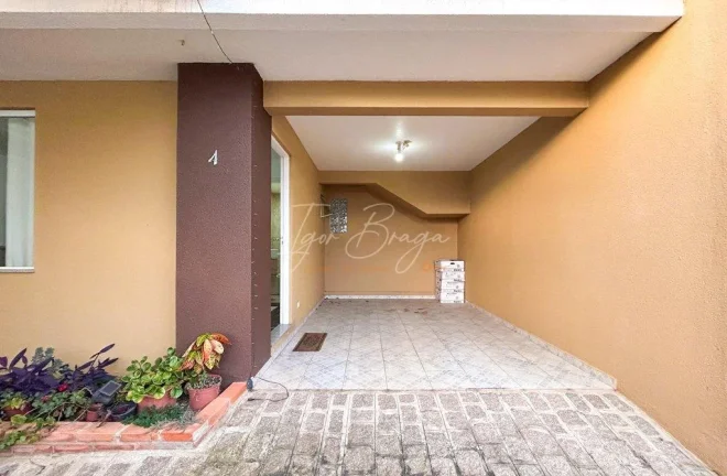 Imagem Sobrado de 3 Quartos à Venda em Condomínio Fechado em Campo Largo - Aparecida