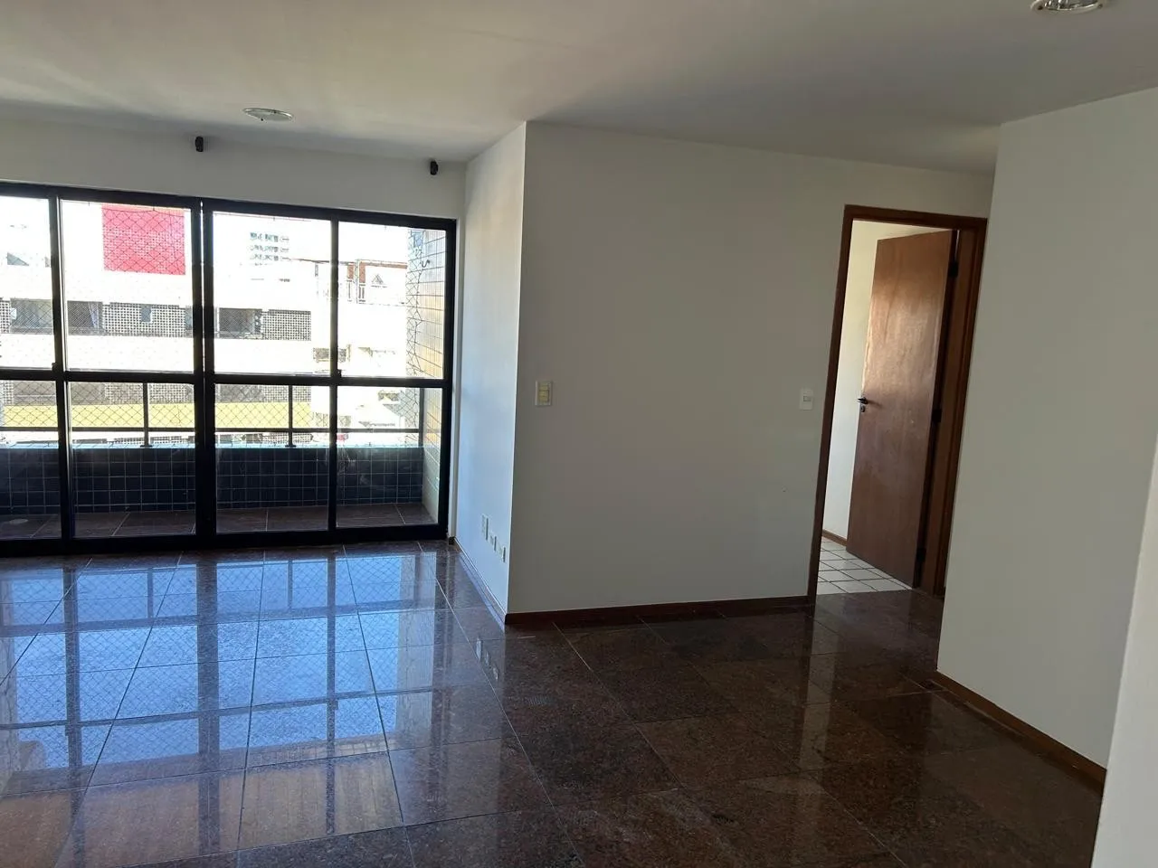 Imagem Apartamento para Venda em Maceió, Ponta Verde, 3 dormitórios, 1 suíte, 2 banheiros, 1 vaga
