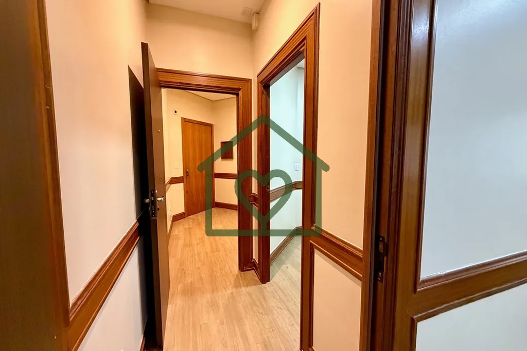 Imagem Consultório com 2 salas de atendimento, isolamento acústico e vaga de garagem!

Localizado no bair...