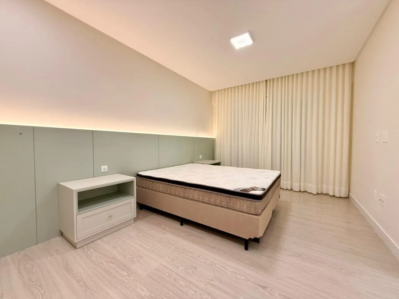 Imagem Apartamento com vista para o mar à venda com 179.5m2 por R$ 4.850.000,00