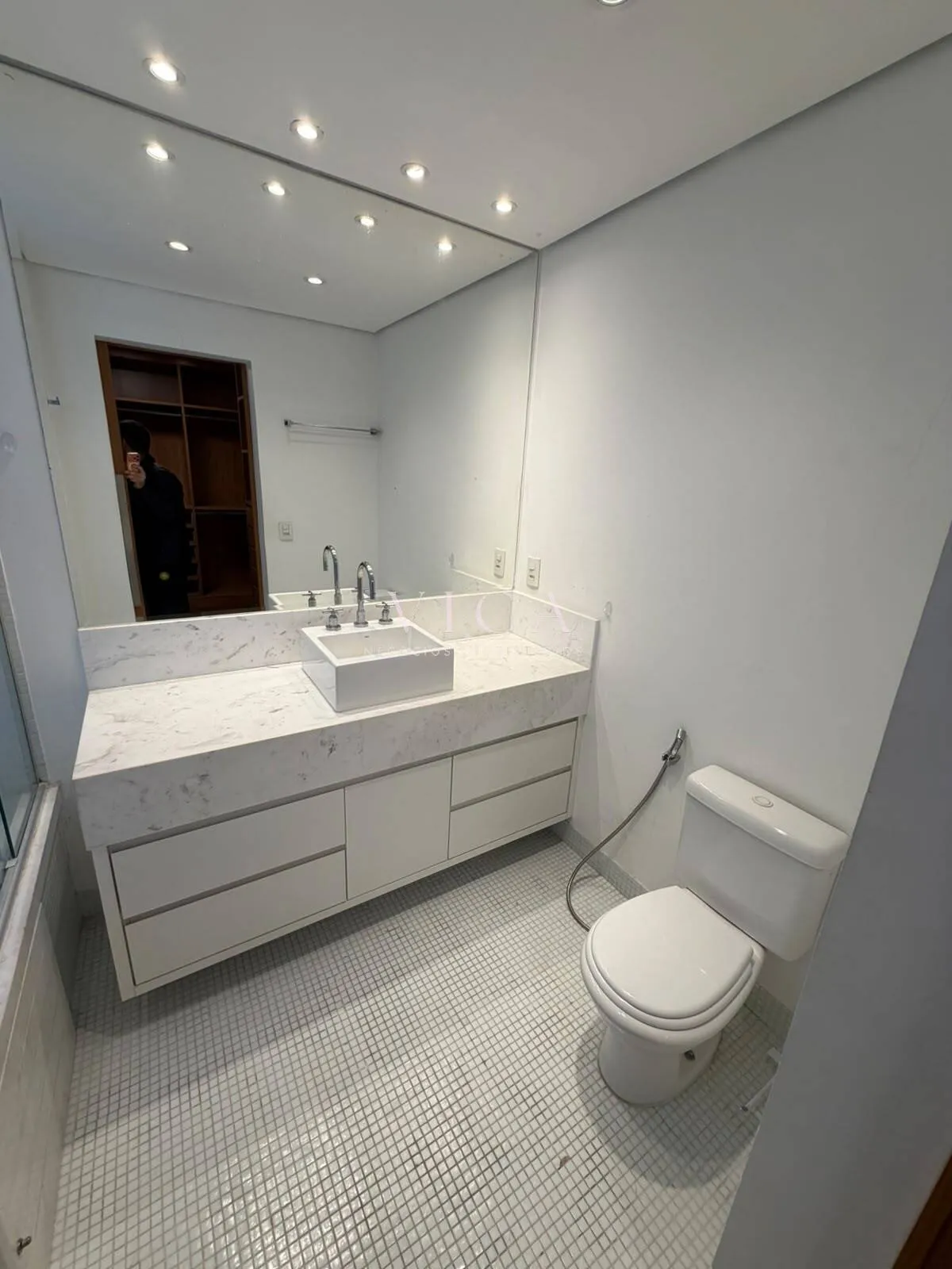 Imagem Essência Alphaville| 212m² 3 Suítes hall privativo 3 vagas|R$ 17.480 mês