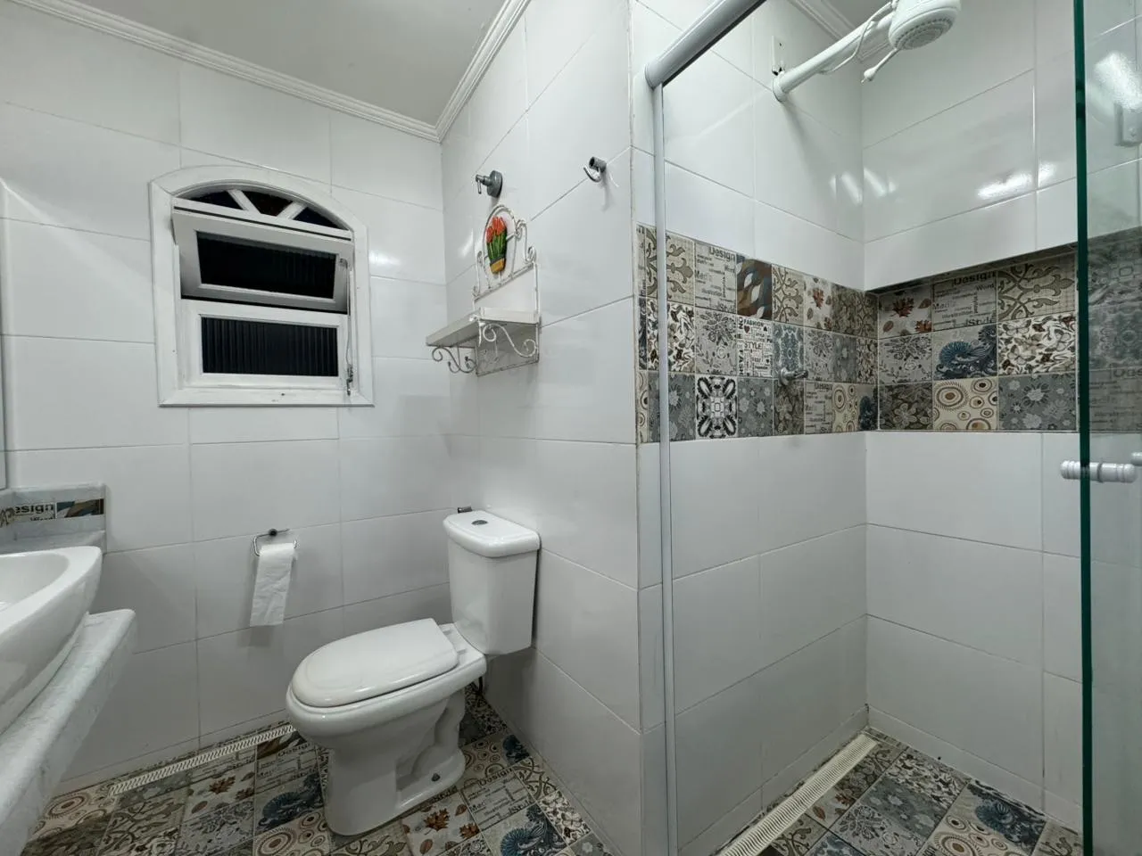 Imagem Casa para Venda em Itanhaém, Jardim Suarão (Interior), 3 dormitórios, 1 suíte, 2 banheiros, 2 vagas