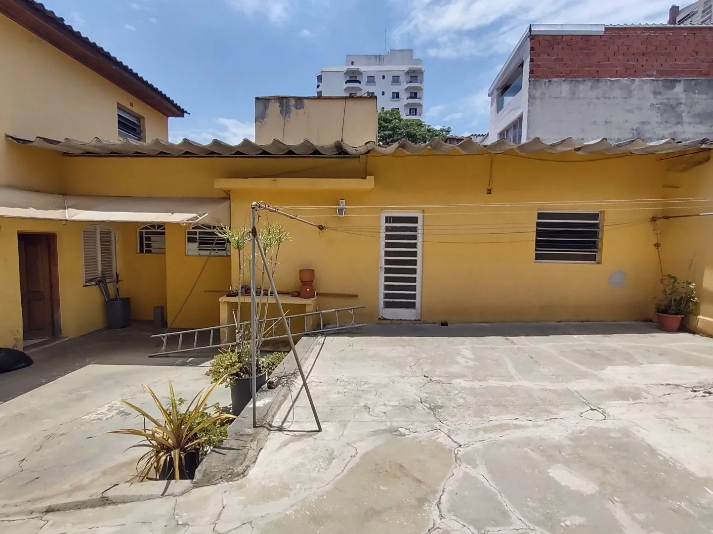 Imagem Excelente Casa ( Sobrado) na Vila Madalena para modernização em terreno de 550m²