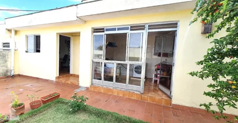 Imagem ÓTIMA CASA COM EDICULA E EXCELENTE LOCALIZAÇÃO NA VILA HORTOLÂNDIA EM JUNDIAÍ/SP.