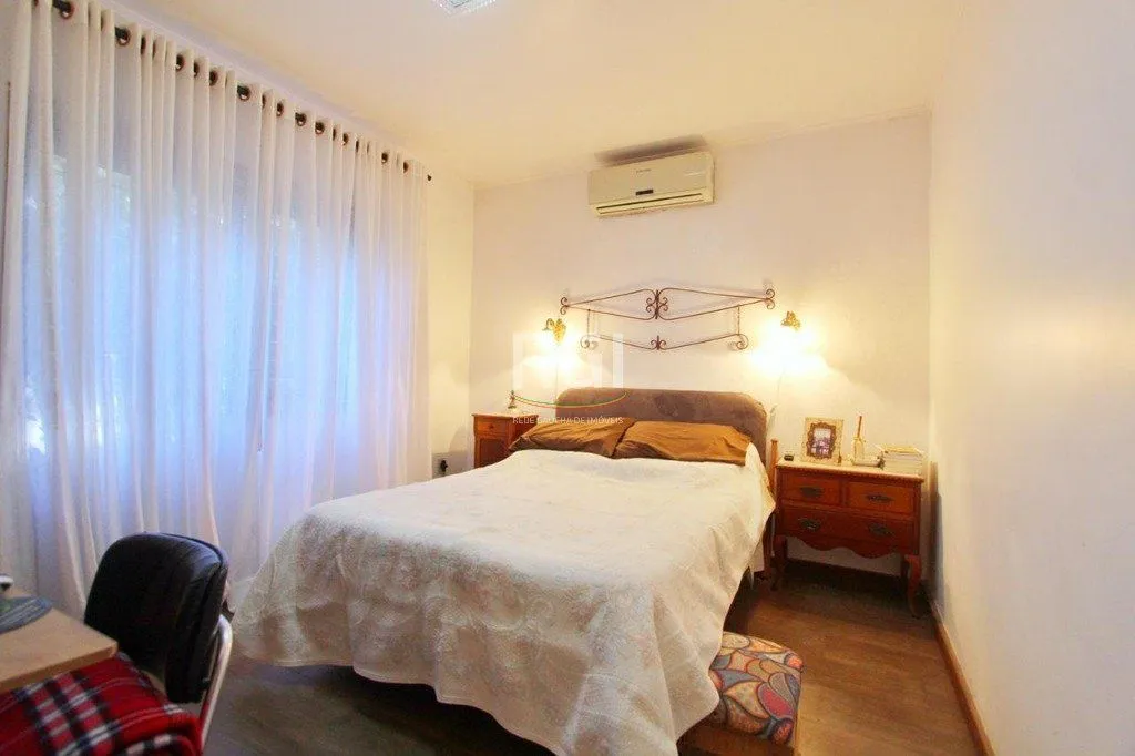 Imagem Casa para Venda - 269.06m², 4 dormitórios, sendo 2 suites, 5 vagas - Teresópolis