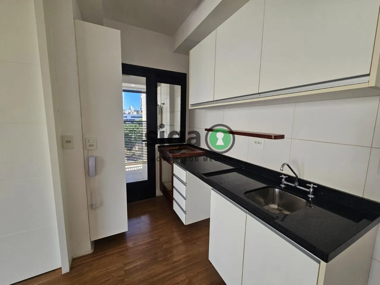 Imagem Apartamento mobiliado para alugar no Condomínio Limited Funchal