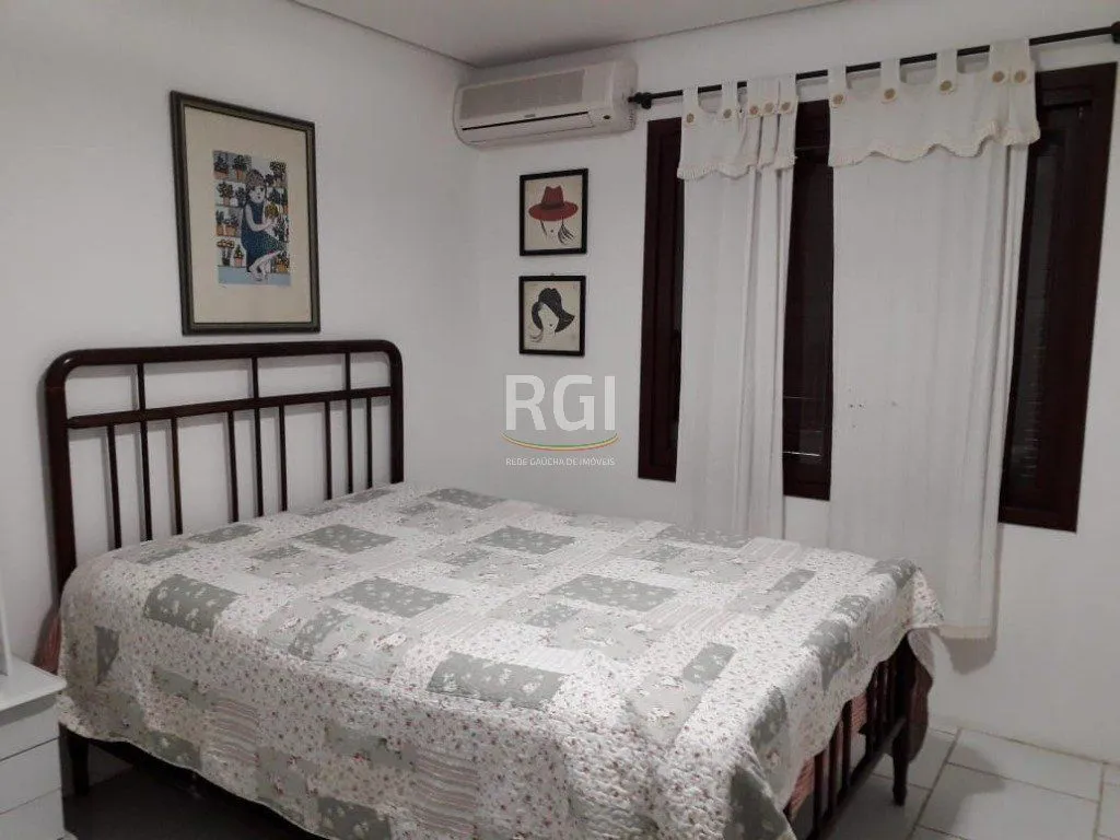 Imagem Casa para Venda - 124.3m², 3 dormitórios, 2 vagas - Centro