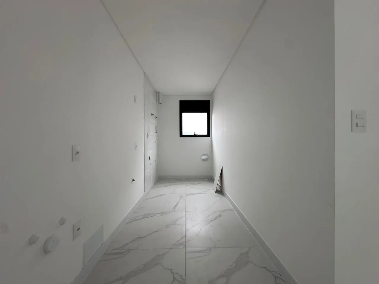 Imagem Apartamento à venda com 692m2 por R$ 950.000,00