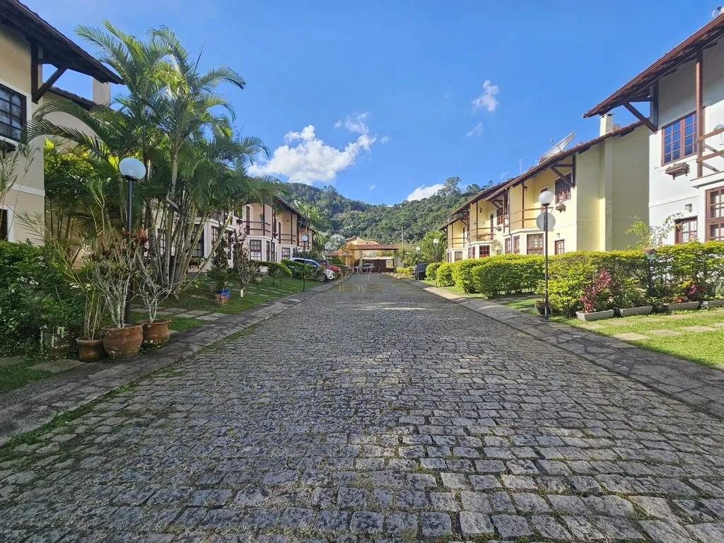 Imagem Casa em Condomínio para Venda em Teresópolis / RJ no bairro Parque do Imbui