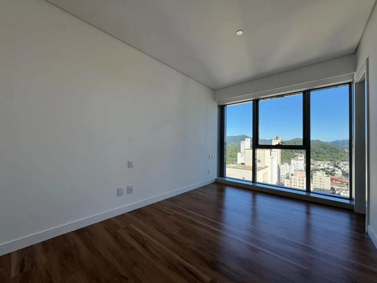 Imagem Apartamento com vista para o mar à venda com 171m2 por R$ 5.650.000,00