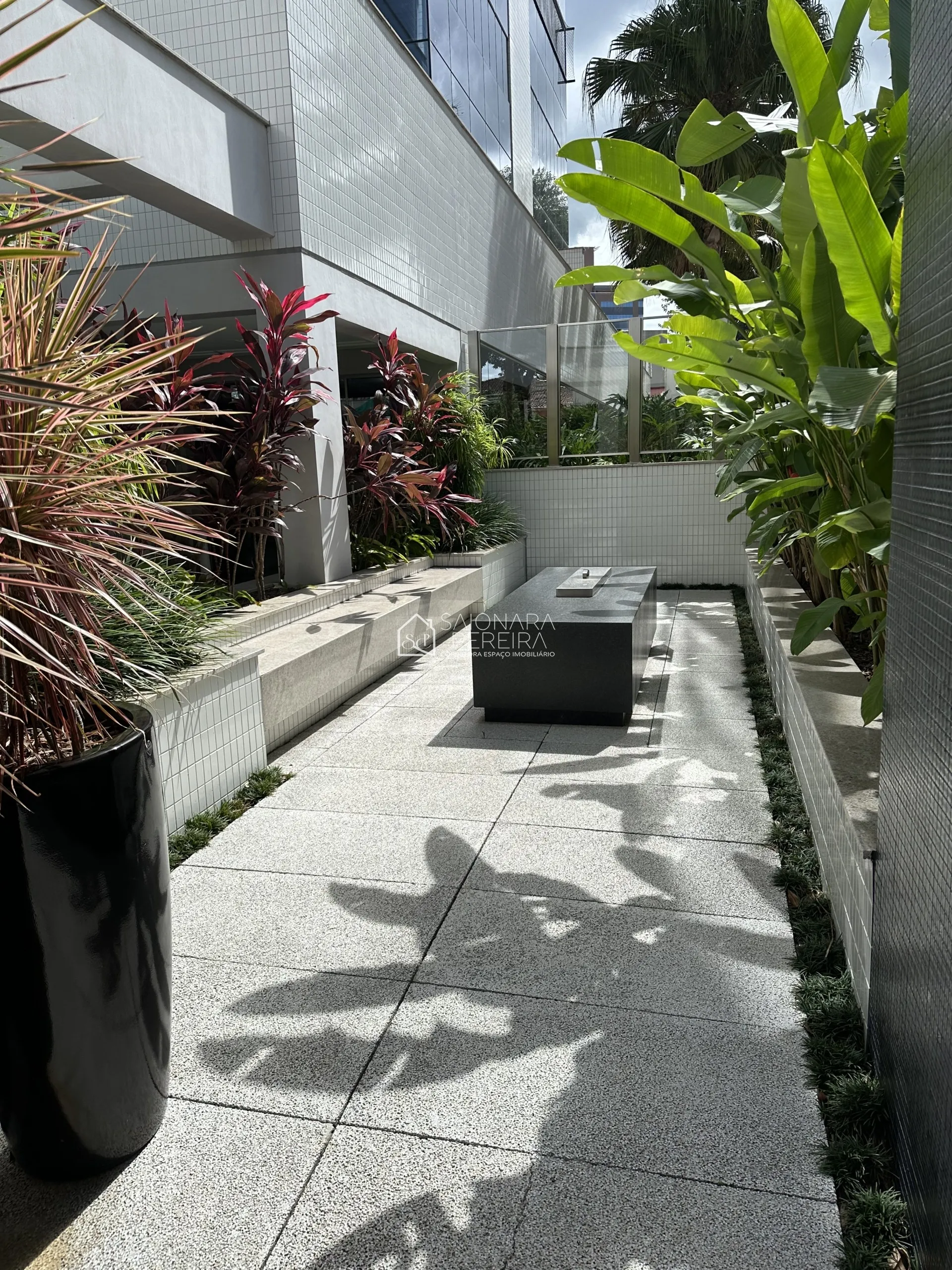 Imagem LOCAÇÃO - Apartamento com 3 dormitórios para locação no Centro de Florianópolis