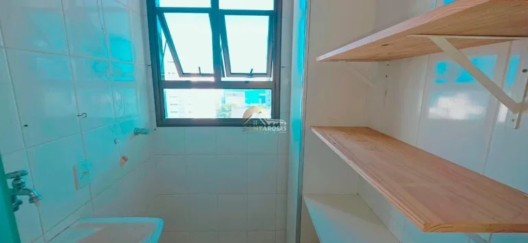 Imagem Vendo apartamento andar alto, 70m², 2 quartos com 1 suíte, varanda com fechamento Reiki e vista mar
