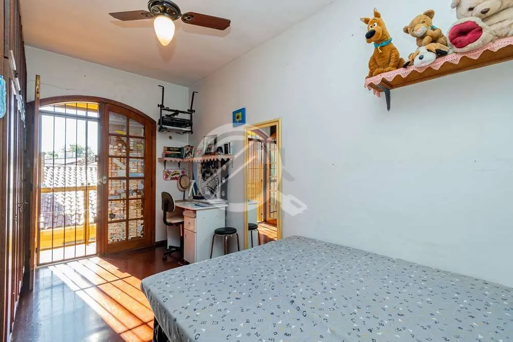 Imagem Imperdível oportunidade de morar em um imóvel aconchegante no charmoso bairro Medianeira. Este bel...