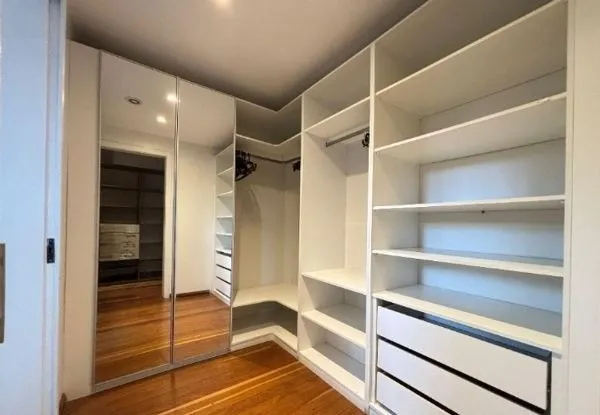 Imagem casa sobrado na Medianeira com 4 dormitórios