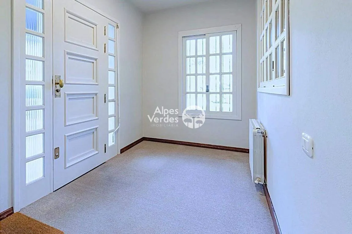 Imagem Vende-se Casa na Vila Suzana, com 03 dormitórios