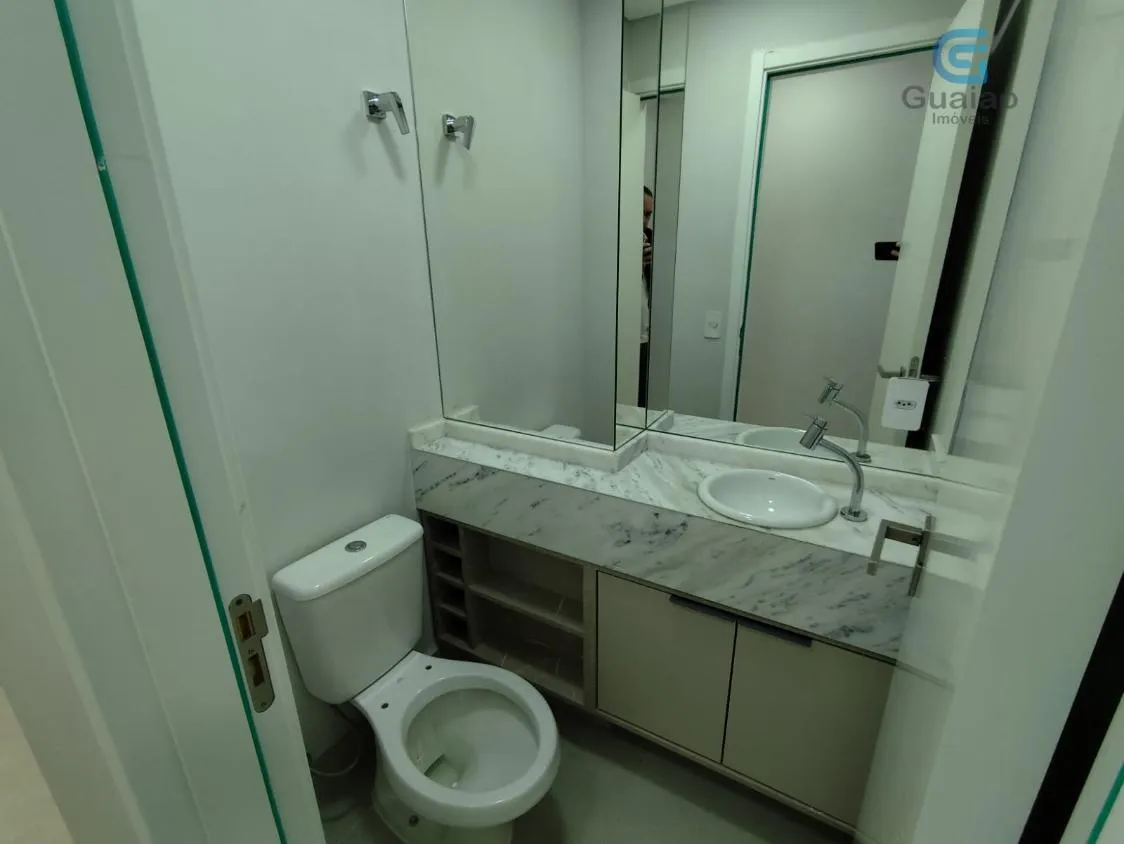 Imagem Vendo Apartamento Reformado, 02 suítes, 01 vaga garagem demarcada p/ carro elétrico, Lazer Completo, 50 metros da praia, Aparecida, Santos/SP