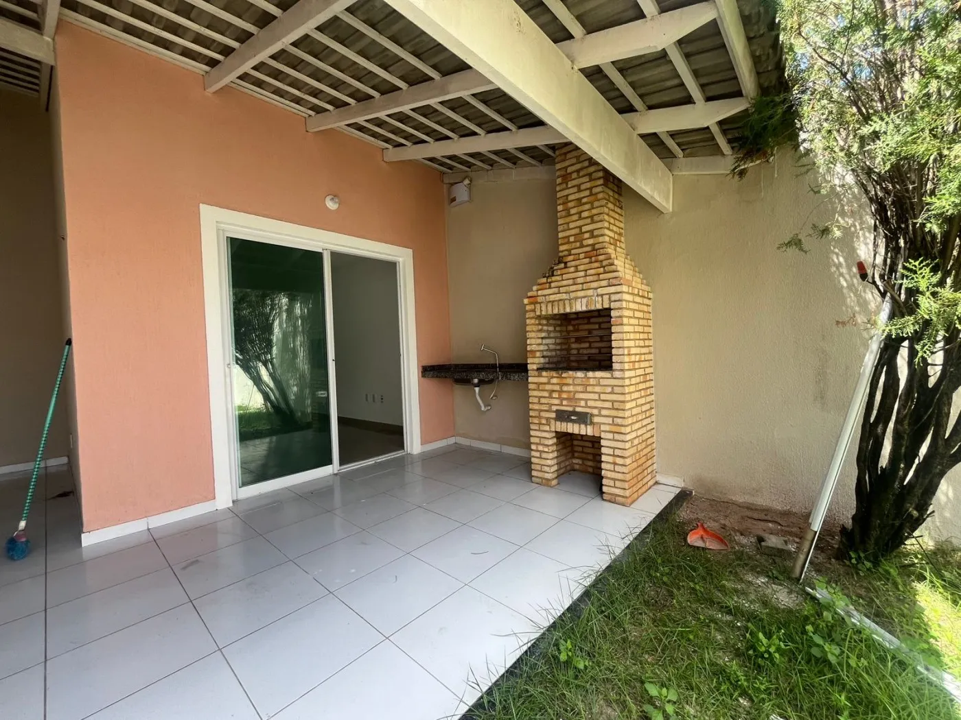 Imagem Casa para Venda em Fortaleza, Sapiranga, 3 dormitórios, 3 suítes, 3 vagas