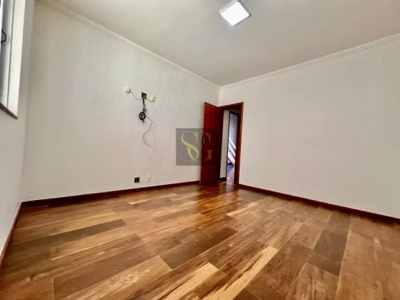 Imagem Casa para Venda em Teresópolis, Granja Guarani, 3 dormitórios, 1 suíte, 3 banheiros, 3 vagas