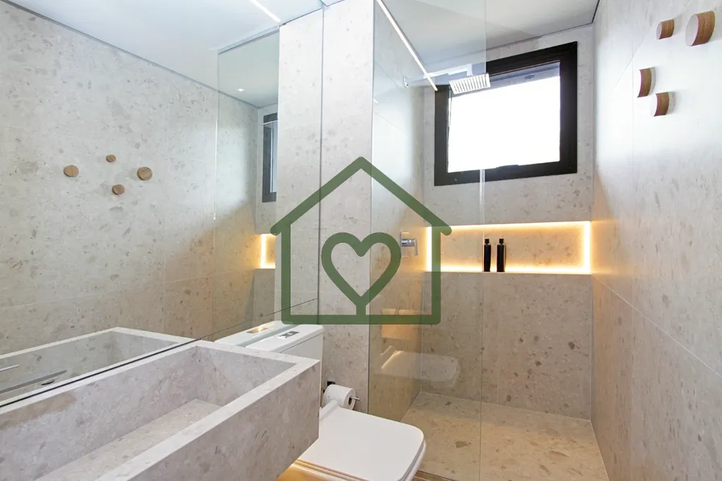 Imagem Apresento um sofisticado apartamento de 151 m² privativos no 18º andar, situado no bairro Menino D...