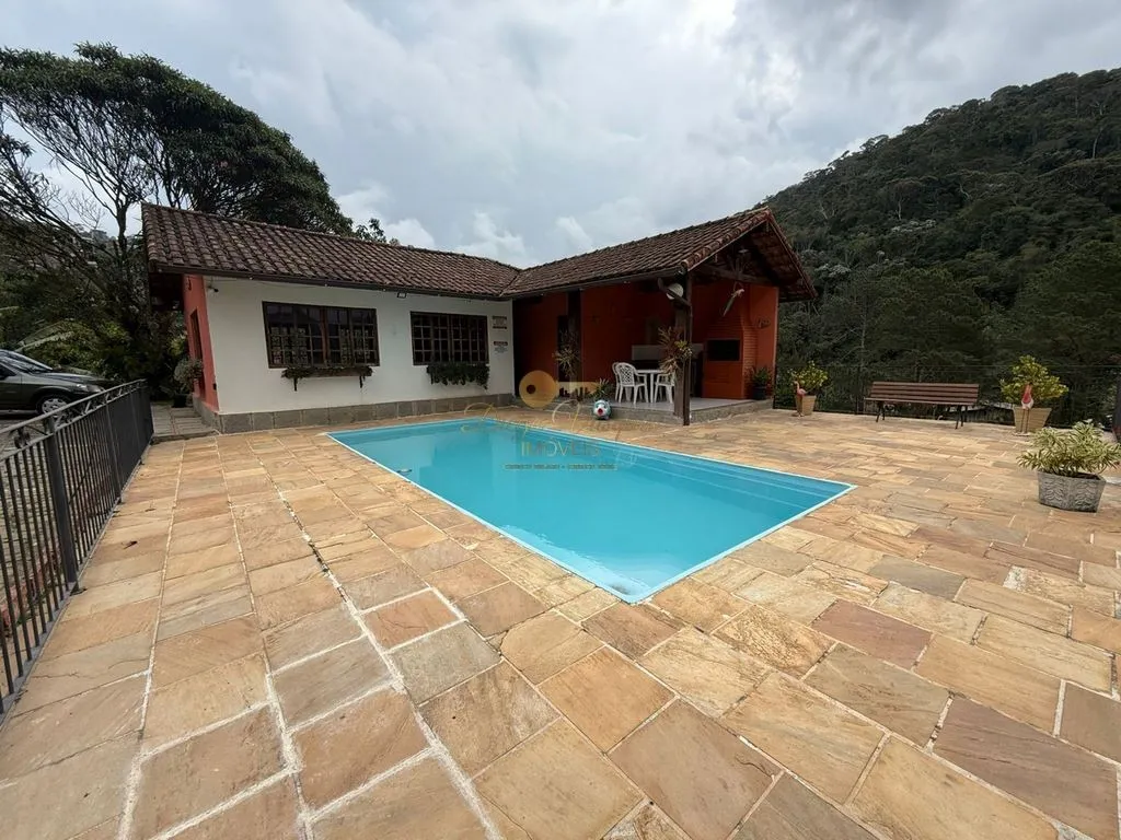 Imagem Casa em Condomínio para Venda em Teresópolis / RJ no bairro Albuquerque