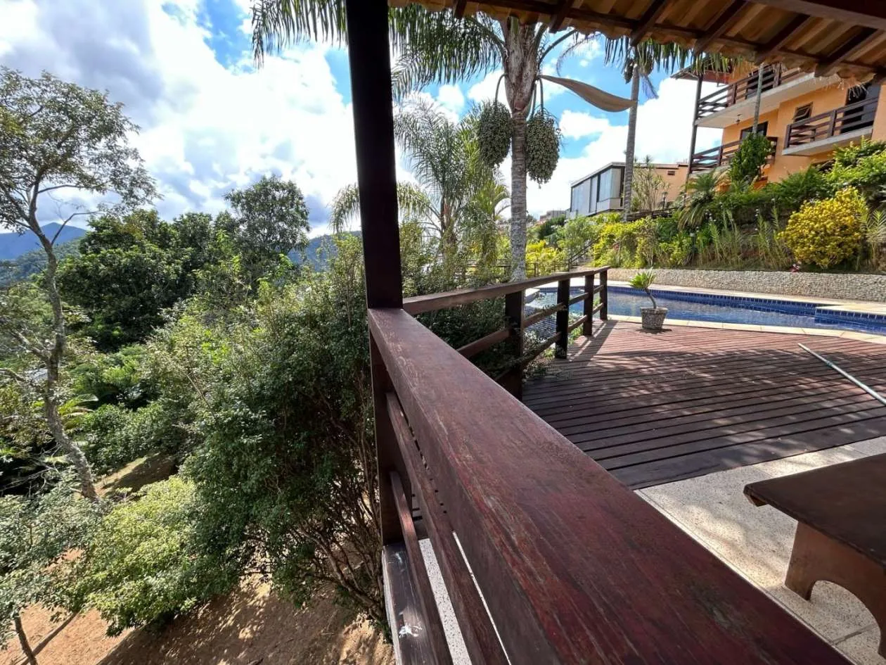 Imagem Casa em Condomínio para Venda em Petrópolis / RJ no bairro Nogueira