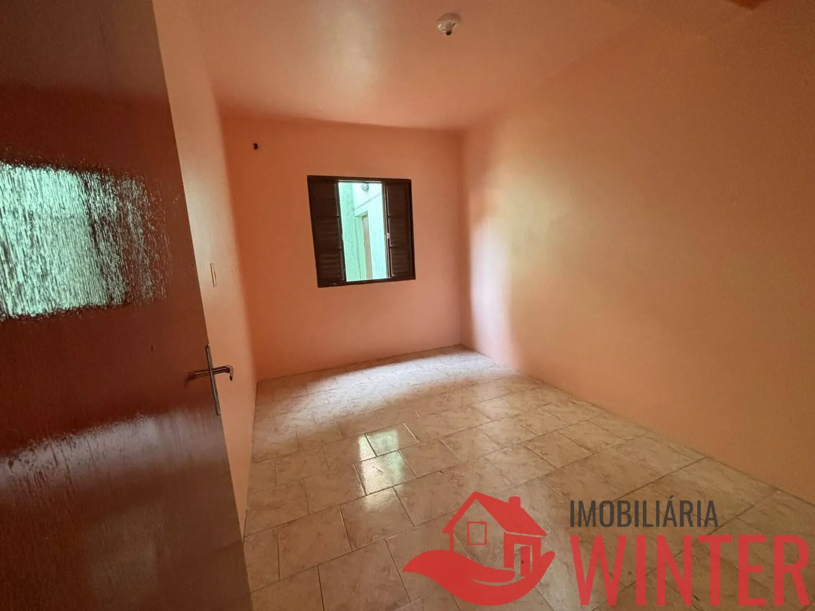 Imagem Casa ampla com 2 Dormitórios, garagem coberta para 3 carros - Matiel