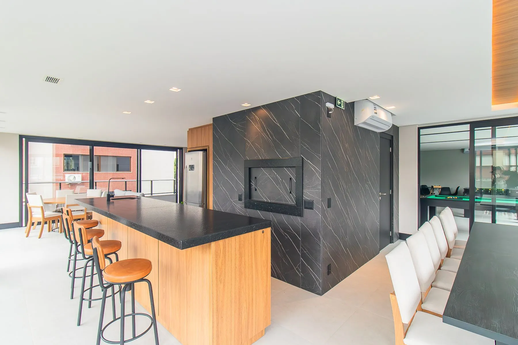 Imagem APARTAMENTO 2 D (um suíte) 80,45m² - 1 vaga simples descoberta- MENINO DEUS