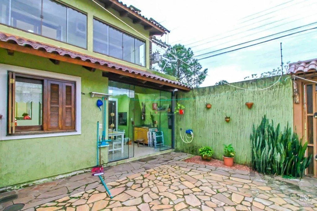 Imagem Casa para Venda - 167m², 3 dormitórios, sendo 1 suites, 7 vagas - Hípica