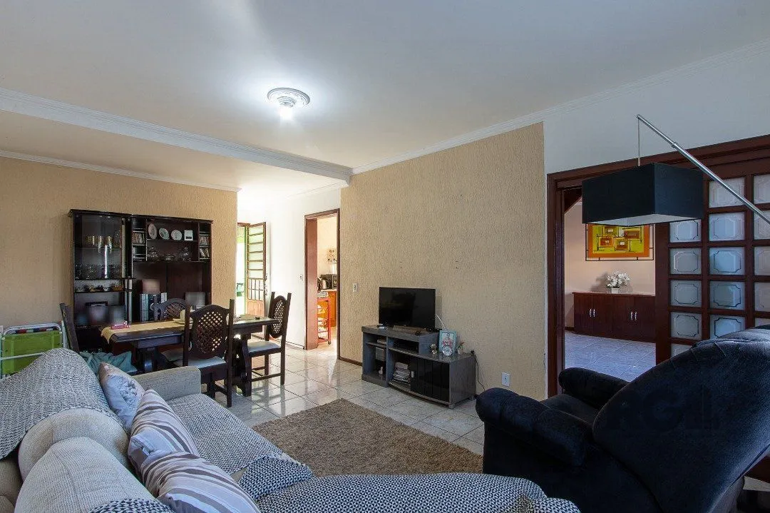 Imagem Sobrado com 3 Quartos e 5 banheiros próximo ao canoas shopping