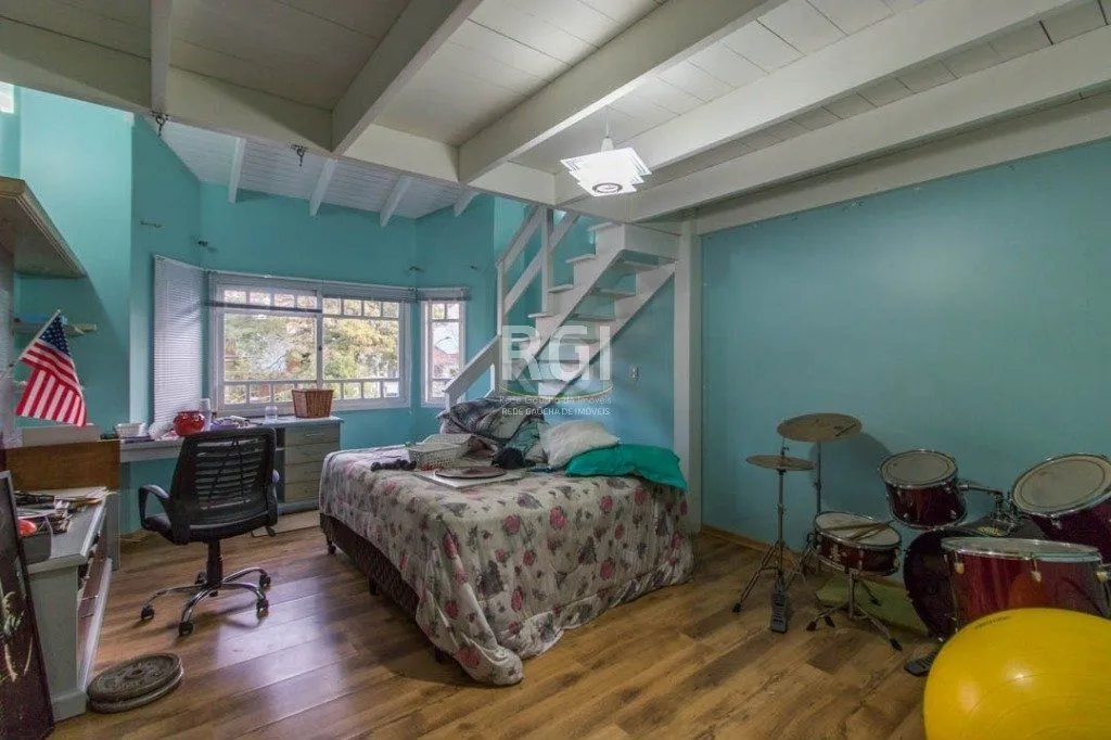 Imagem Sobrado para Venda - 499.98m², 4 dormitórios, sendo 3 suites, 4 vagas - Jardim Ipiranga