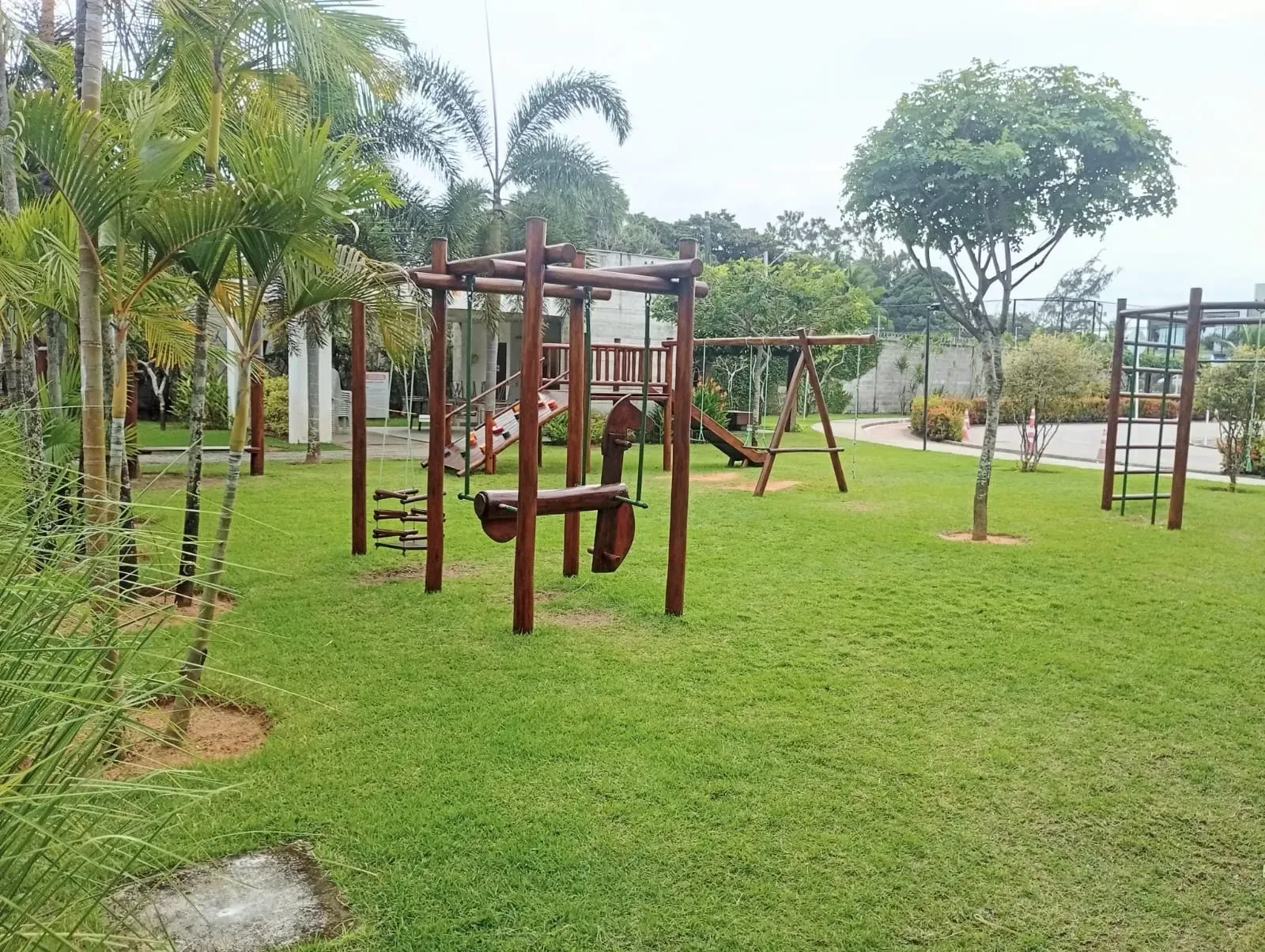 Imagem Terreno em Condomínio à Venda, 350 m² em Pitimbu - Natal