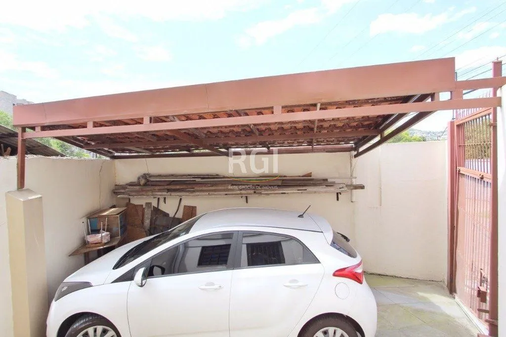 Imagem Casa para Venda - 259.5m², 4 dormitórios, sendo 1 suites, 3 vagas - Teresópolis